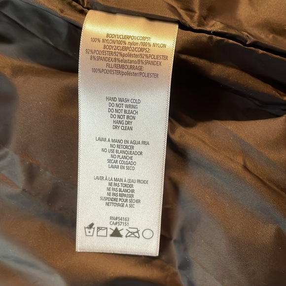 Gorgeous NWT Calvin Klein performance metallic silver puffer vest CUTE S 💋 - Picture 7 of 8